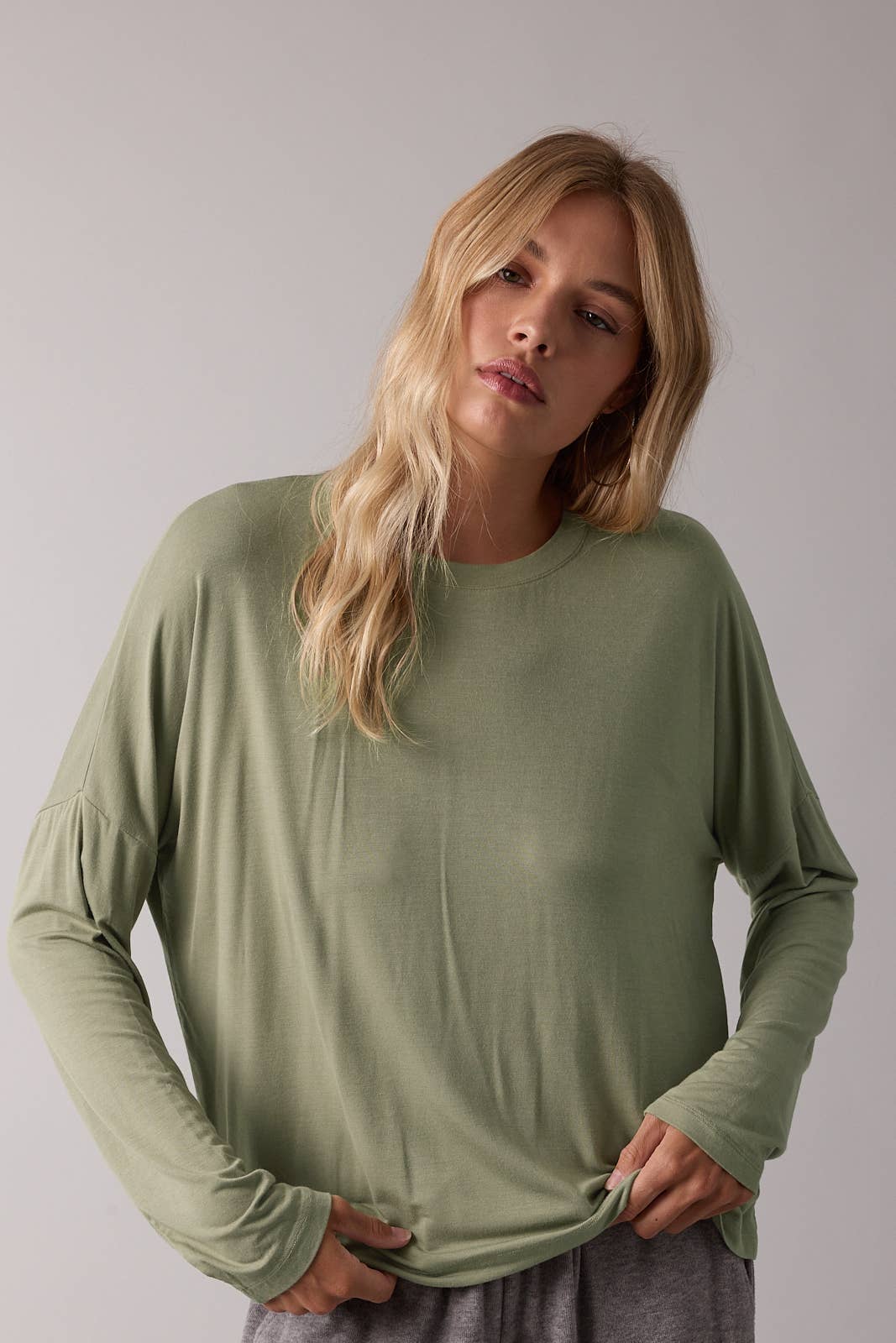 BASIC LIGHTWEIGHT KNIT TOP / WL25-11072
