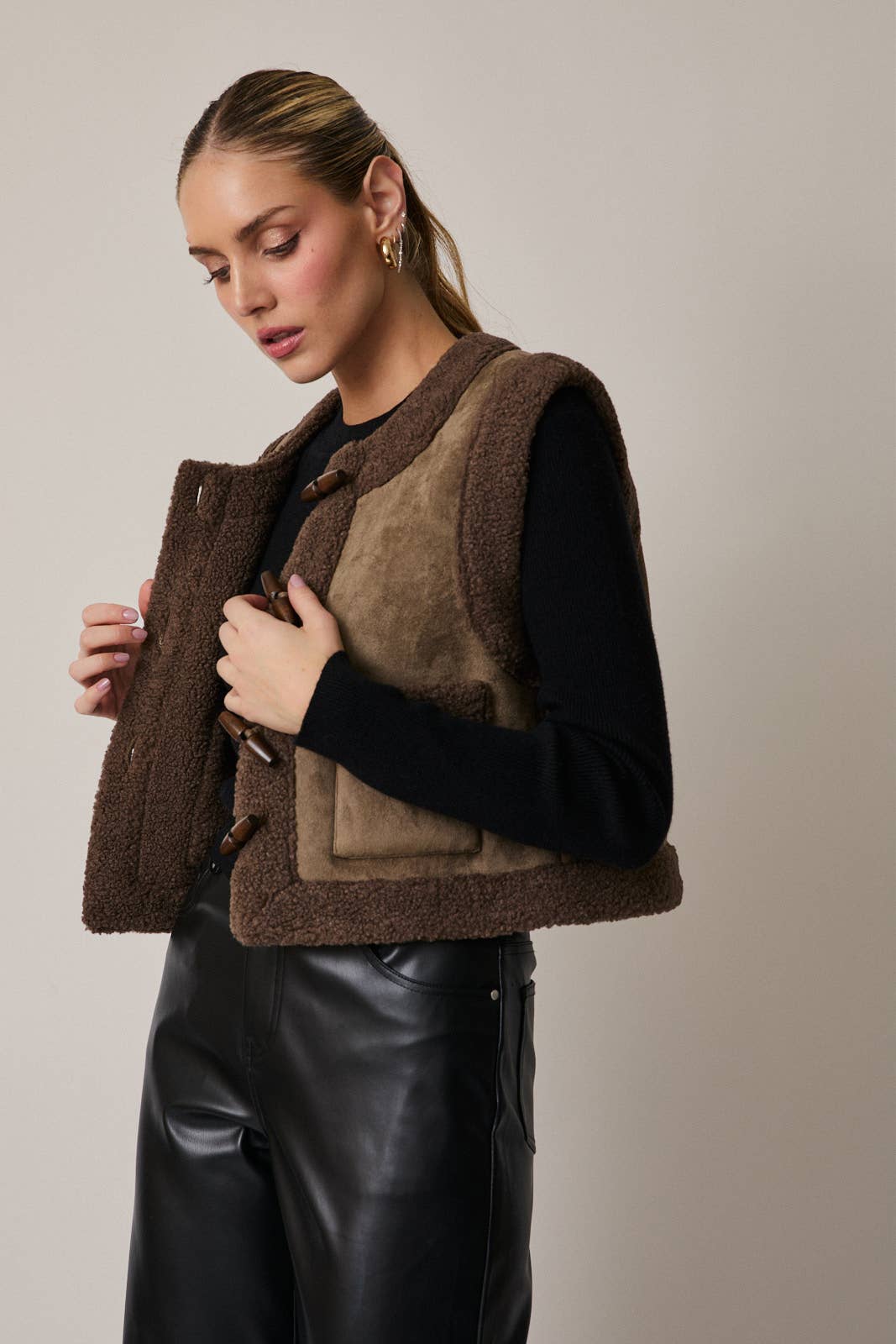 SUEDE & SHERPA BONDING VEST OUTERWEAR