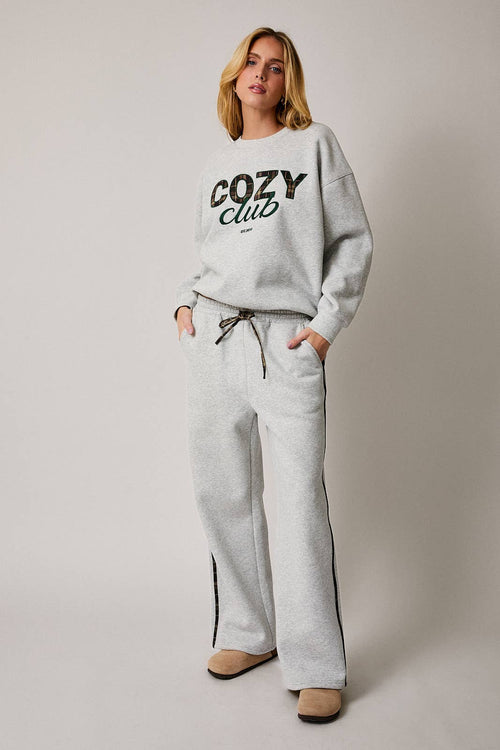 "COZY CLUB" EMBO SWEATPANT