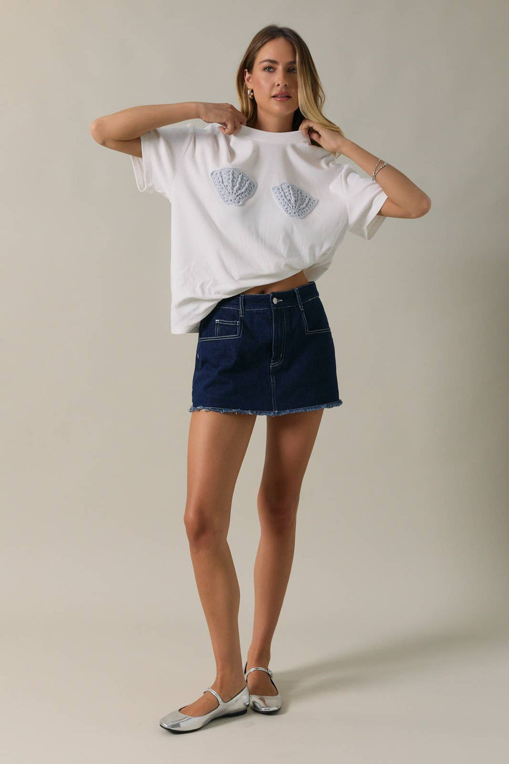 ROUND NECK HALF SLEEVE SHELL CROCHET PATCHED T-SHIRT