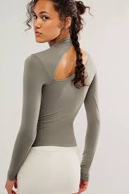 CUT IT OUT SEAMLESS LONG SLEEVED TOP in MULLED BASIL