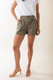 FELIX PLEATED SHORTS in soft moss