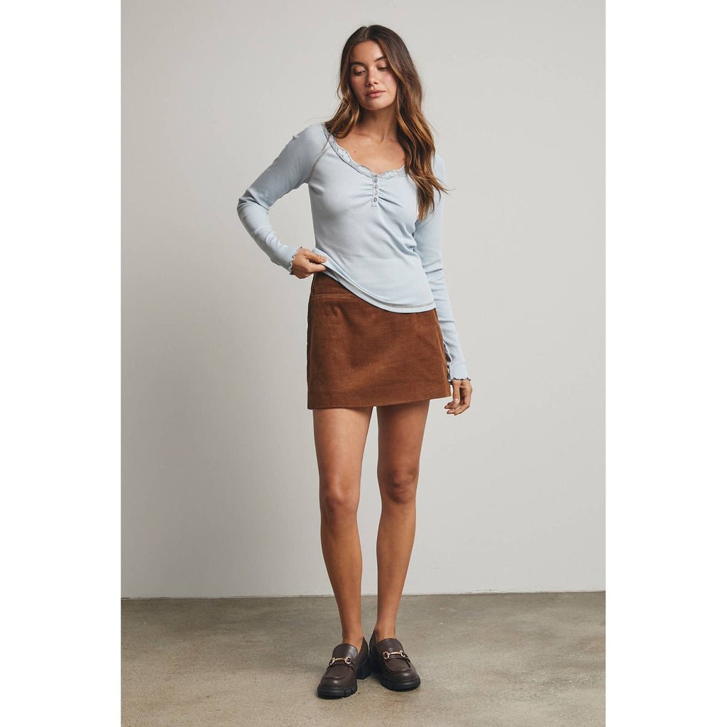 RIBBED KNIT TOP WITH SCALLOP LACE TRIM / WL25-11237