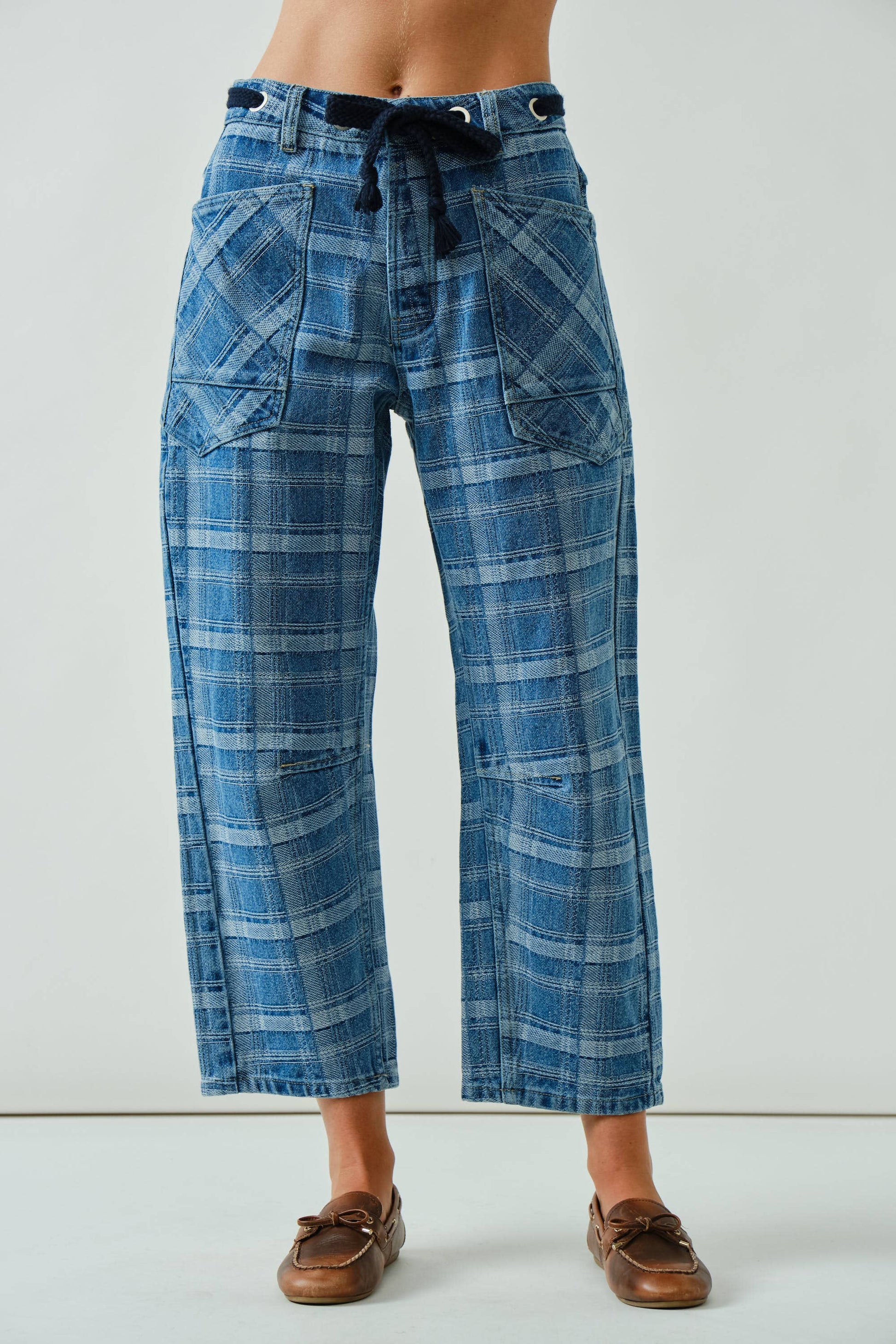 PLAID SEMI BARREL JEANS WITH BELT