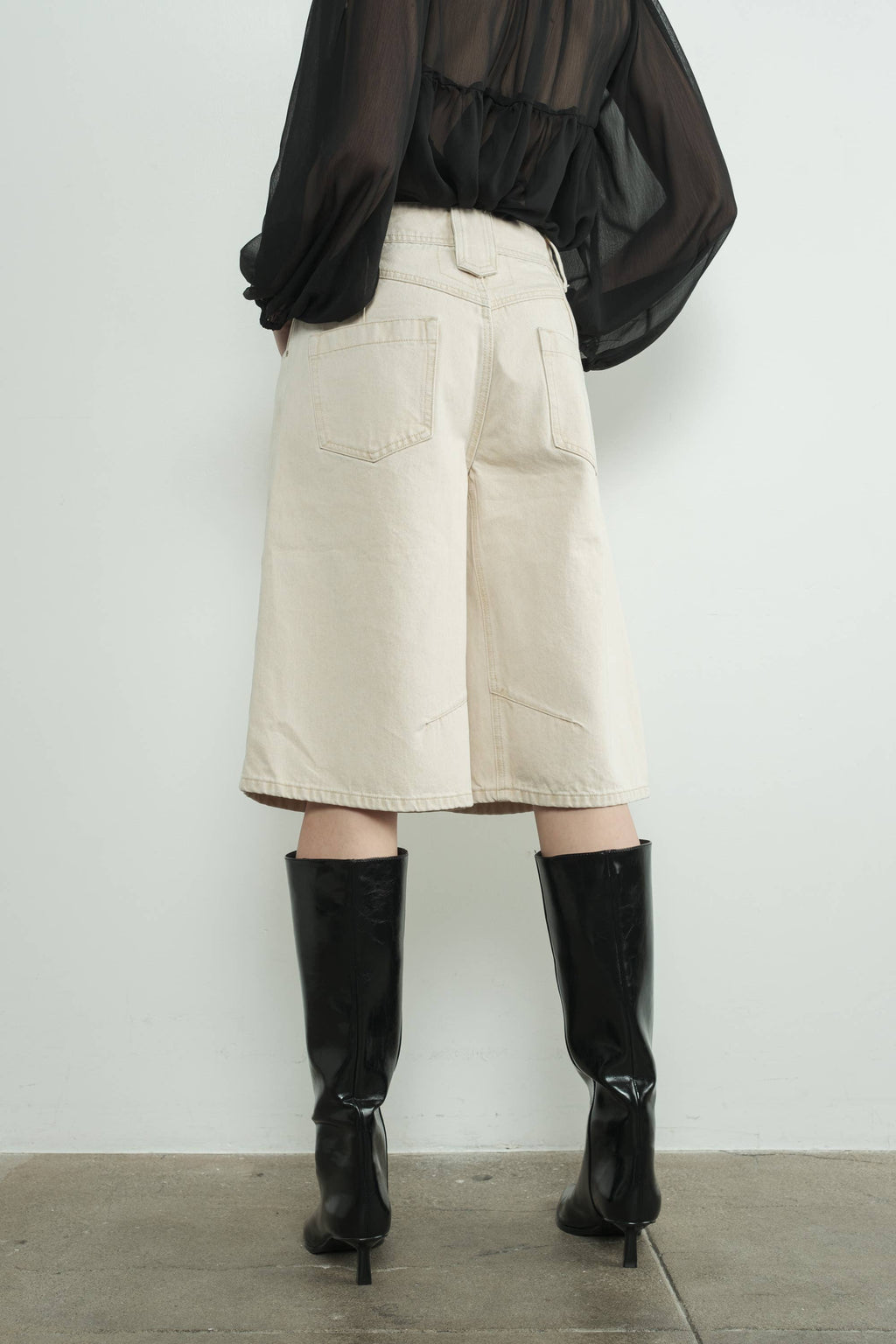 MAP3098 DENIM BERMUDA SHORTS WITH YOKE SEAM