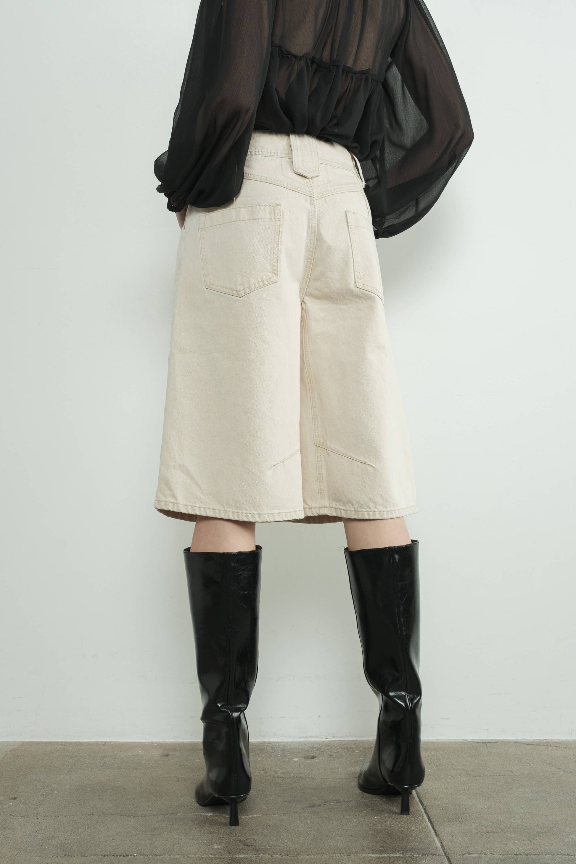 MAP3098 DENIM BERMUDA SHORTS WITH YOKE SEAM