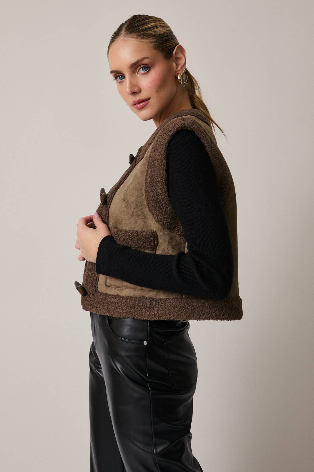 SUEDE & SHERPA BONDING VEST OUTERWEAR