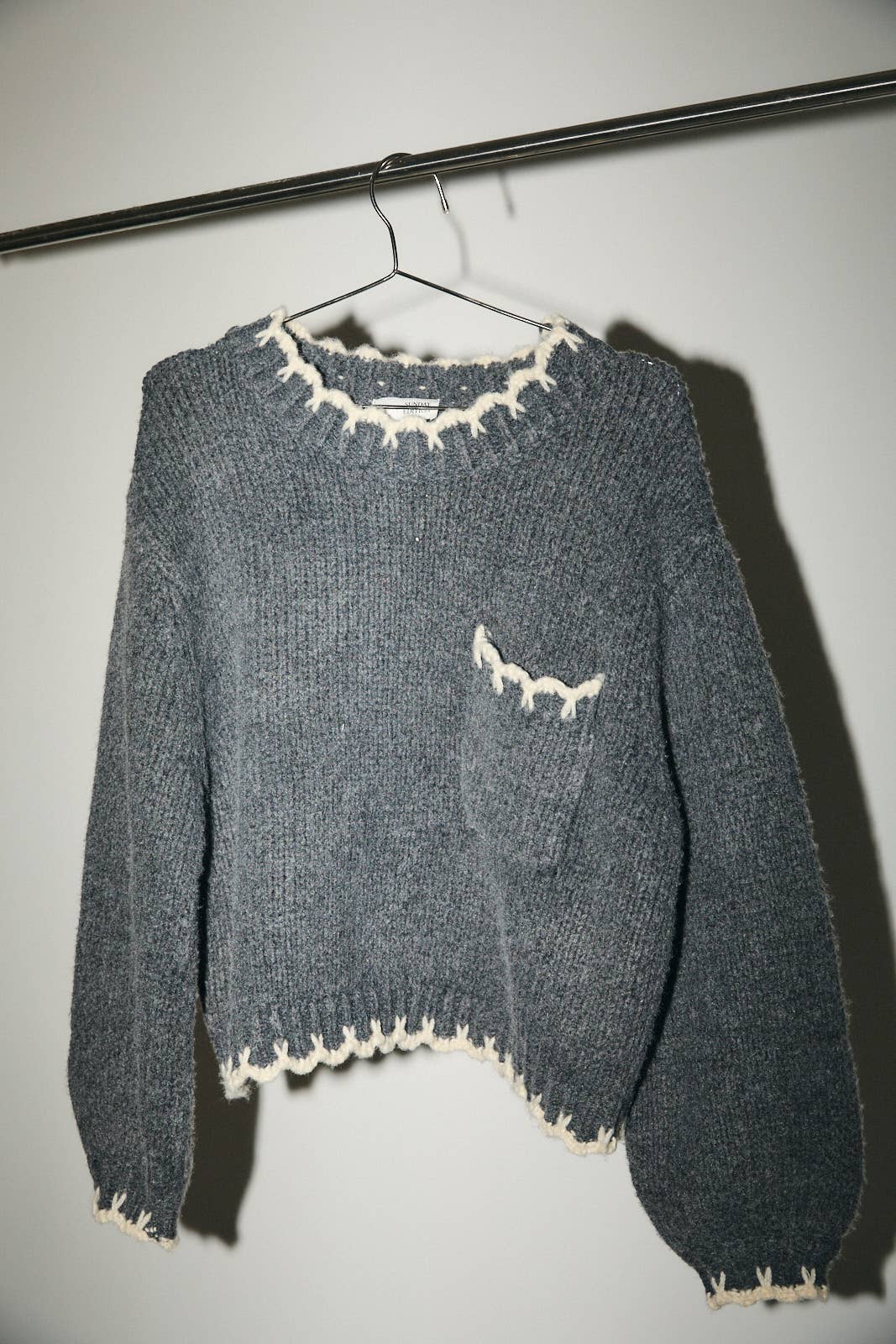 ROUND NECK LONG SLEEVE STITCH DETAIL SWEATER
