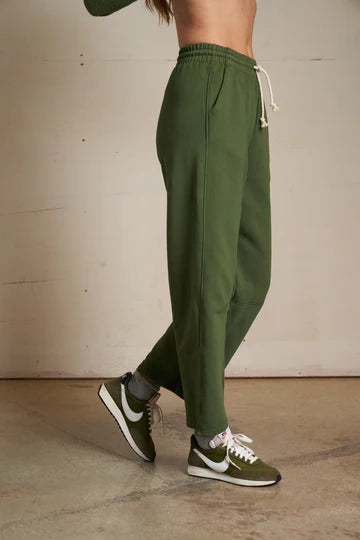 FALLON- structured fleece barrel pants in fern green