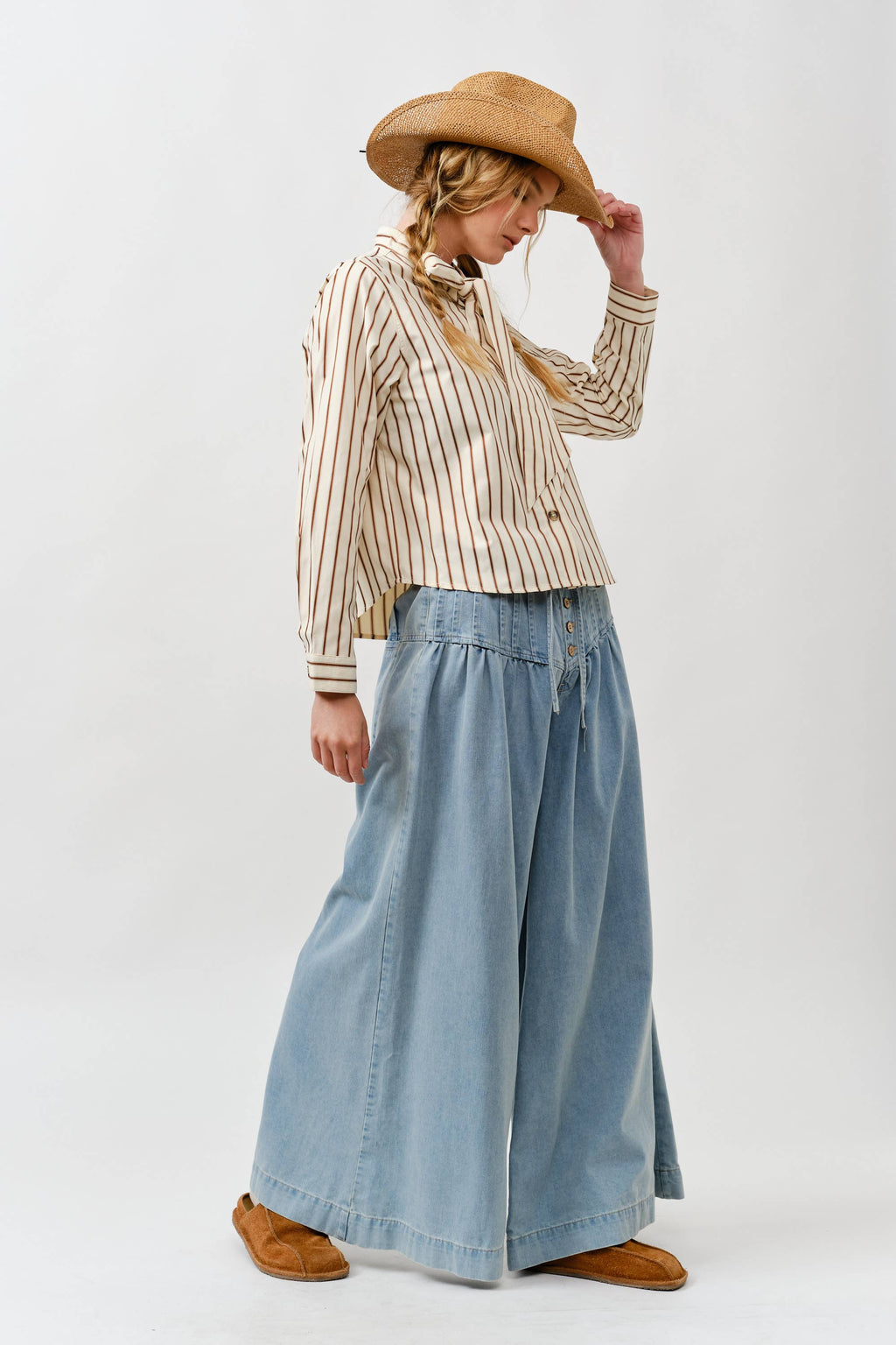 STRIPED BOW TIE SHIRT - BEIGE