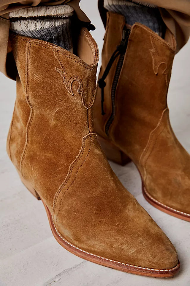 NEW FRONTIER WESTERN BOOT- CAMEL SUEDE- FREE PEOPLE