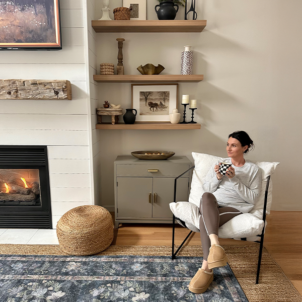 Modern Lounge Chair with Removable Cushion