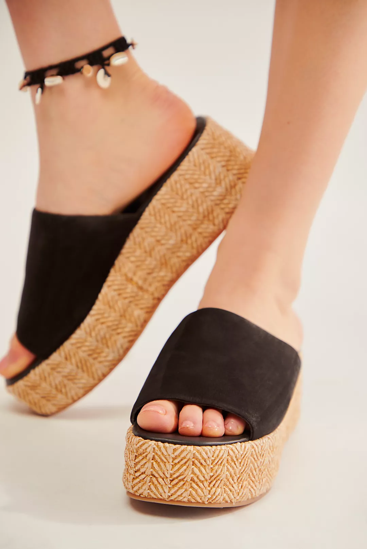 Harbor Raffia Flatform